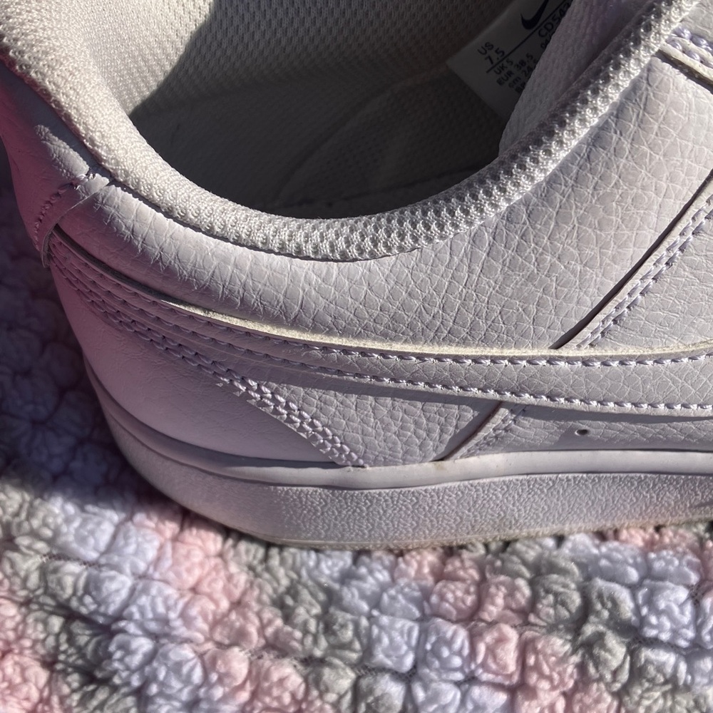 Nike White Women's Sneakers - Picture 7 of 9